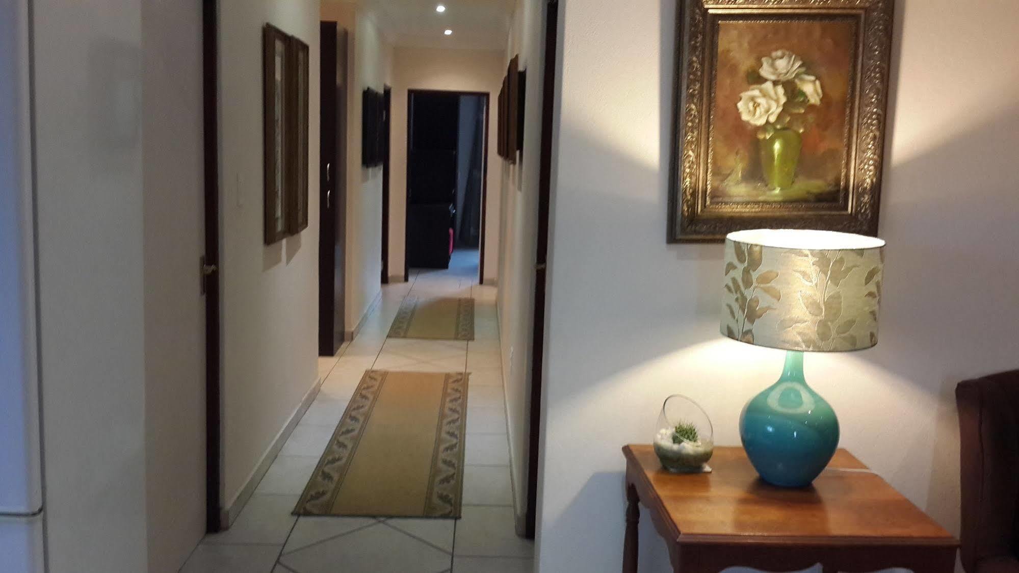 Magaliqua Guest House Noordheuwel 외부 사진