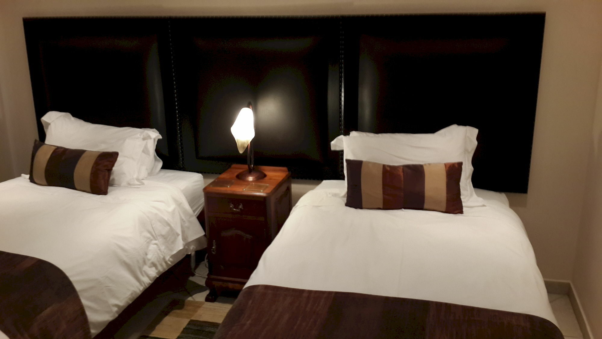 Magaliqua Guest House Noordheuwel 외부 사진